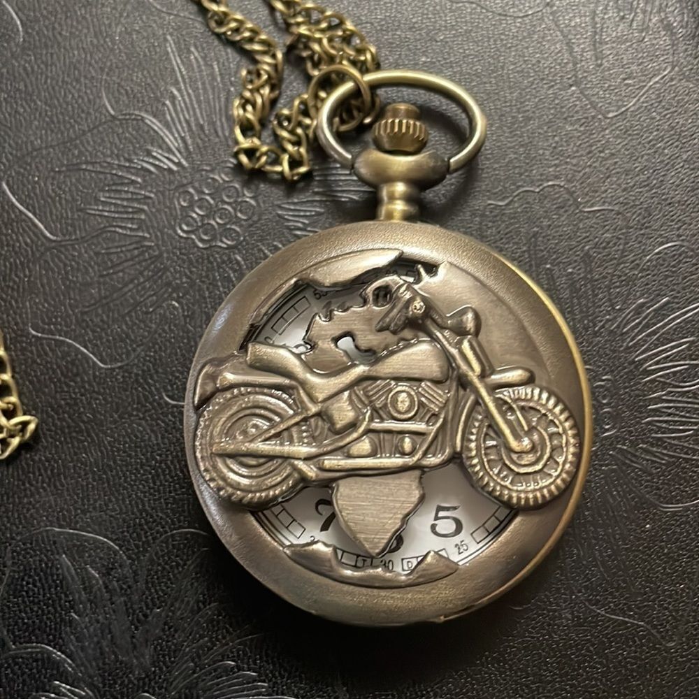 Motorcycle Design Bronze Quartz Pocket Watch - Picture 5 of 7